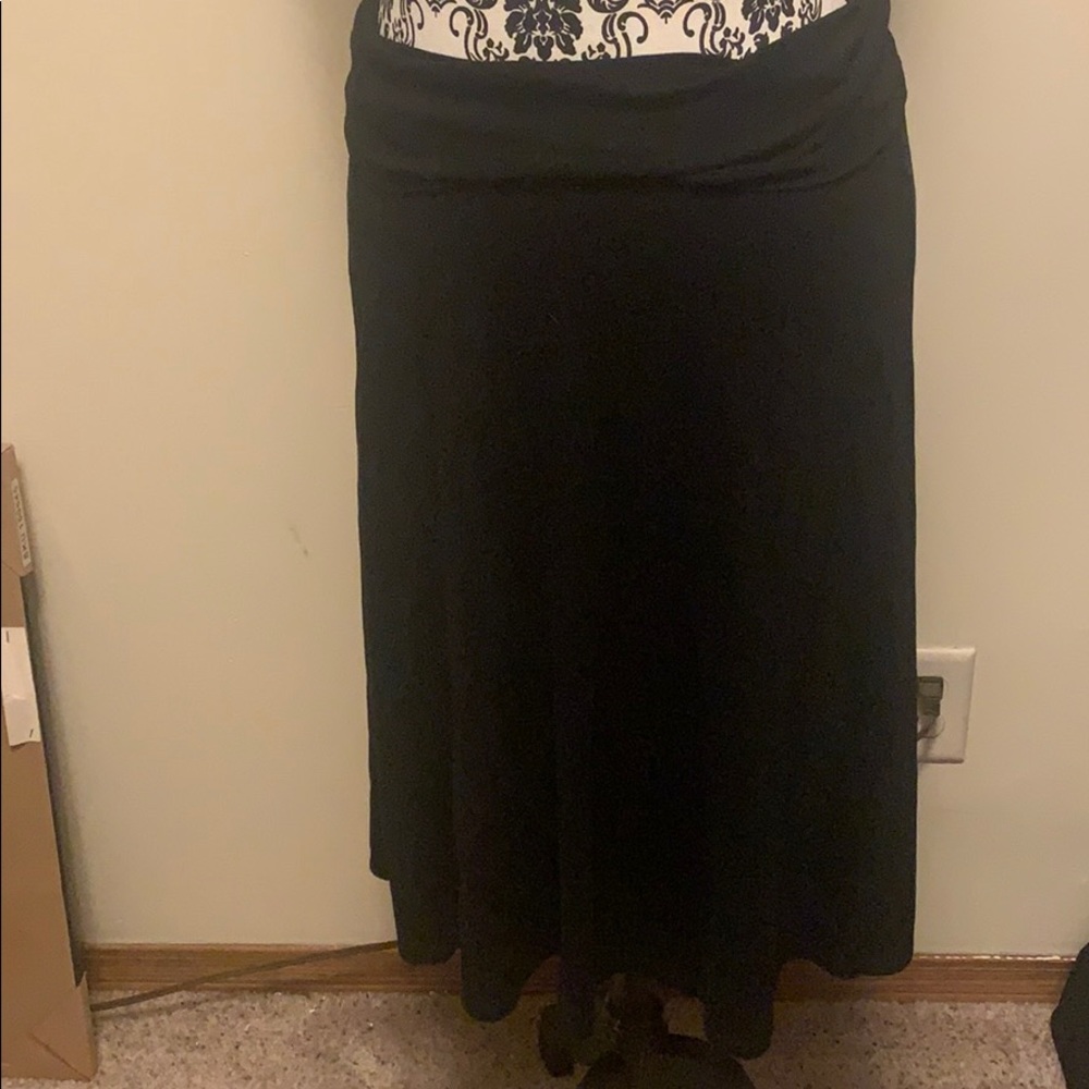 Black express skirt